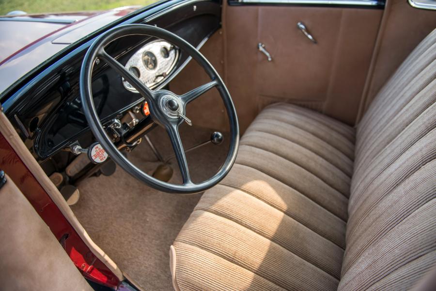 Интерьер Ford Model B Coupe 1932 года  (фото 4 из 9)